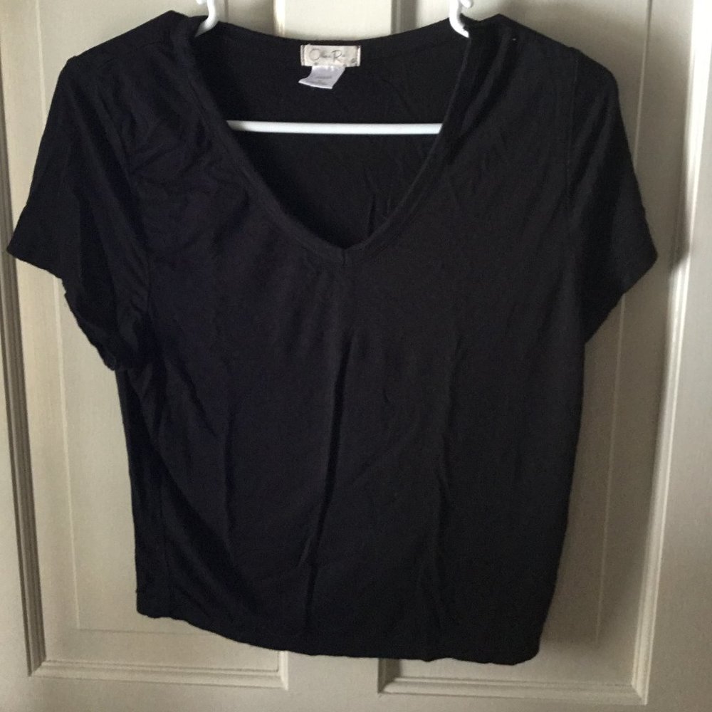 Olivia Rae Black VNeck Crop Top size M